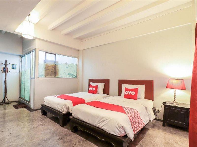 Oyo 391 Pat'S Klangviang Guesthouse Чиангмай Экстерьер фото