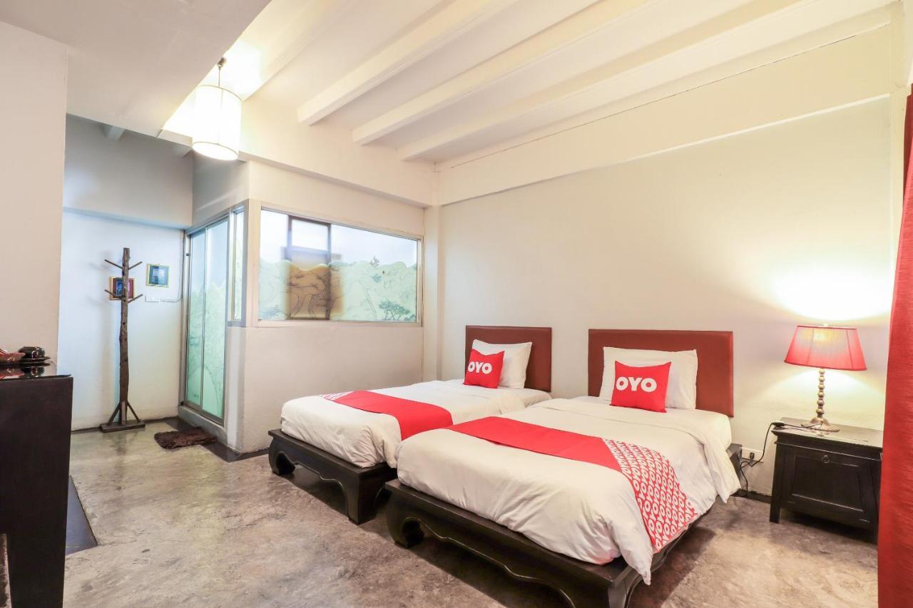 Oyo 391 Pat'S Klangviang Guesthouse Чиангмай Экстерьер фото