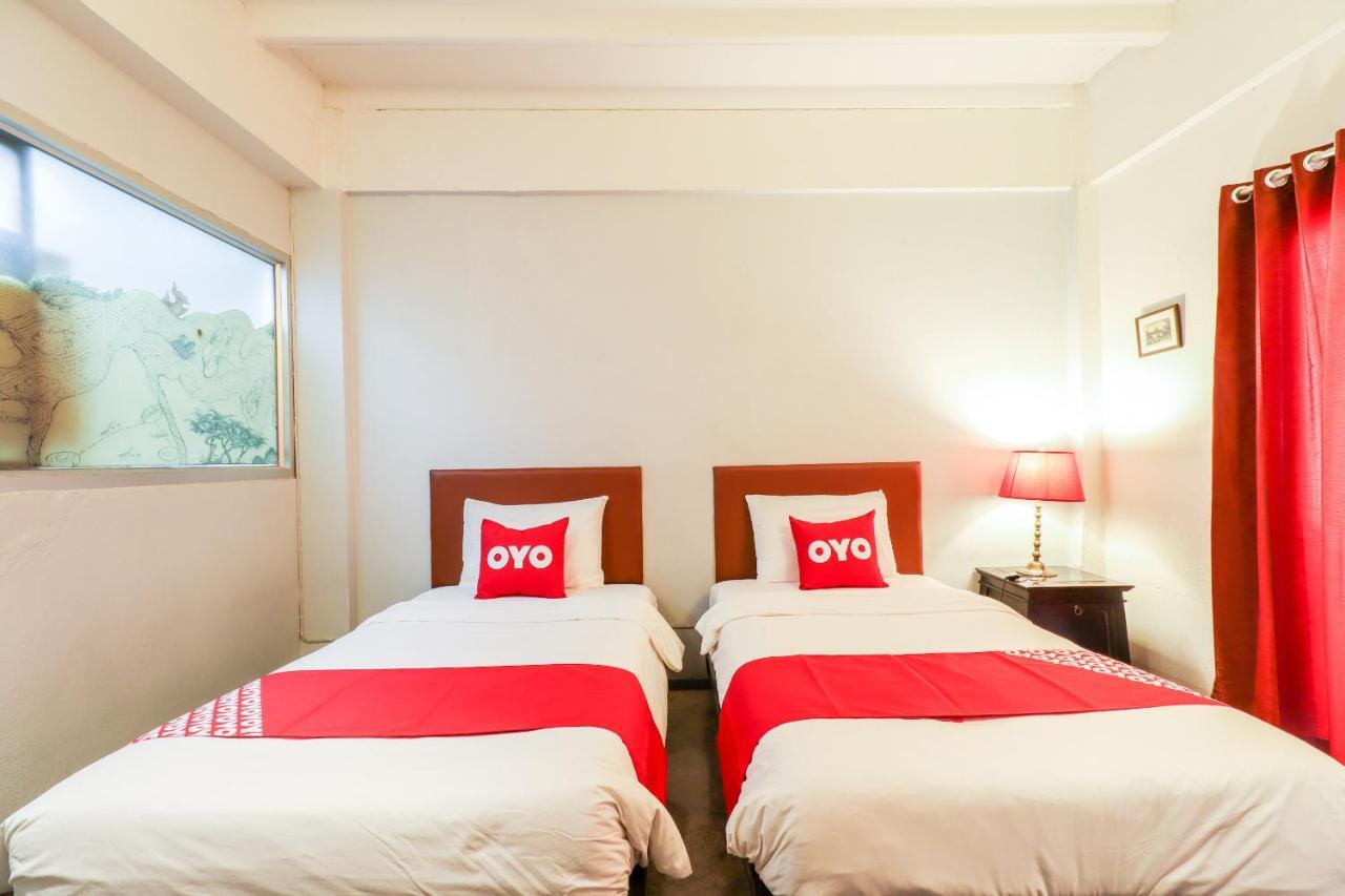 Oyo 391 Pat'S Klangviang Guesthouse Чиангмай Экстерьер фото